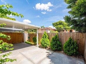 7211 W 24th Ave in Hialeah Gardens, FL - Building Photo - Building Photo