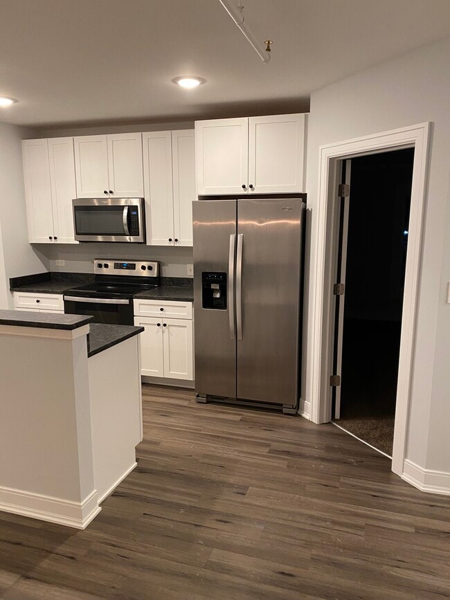 852 N State St, Unit 205
