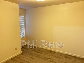 5725 W Brookdale Dr in Reno, NV - Building Photo - Building Photo