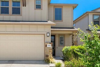 9105 Garnet Dr in Austin, TX - Building Photo - Building Photo
