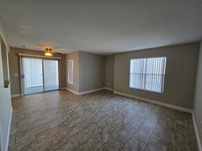 6800 E Lake Mead Blvd in Las Vegas, NV - Building Photo - Building Photo