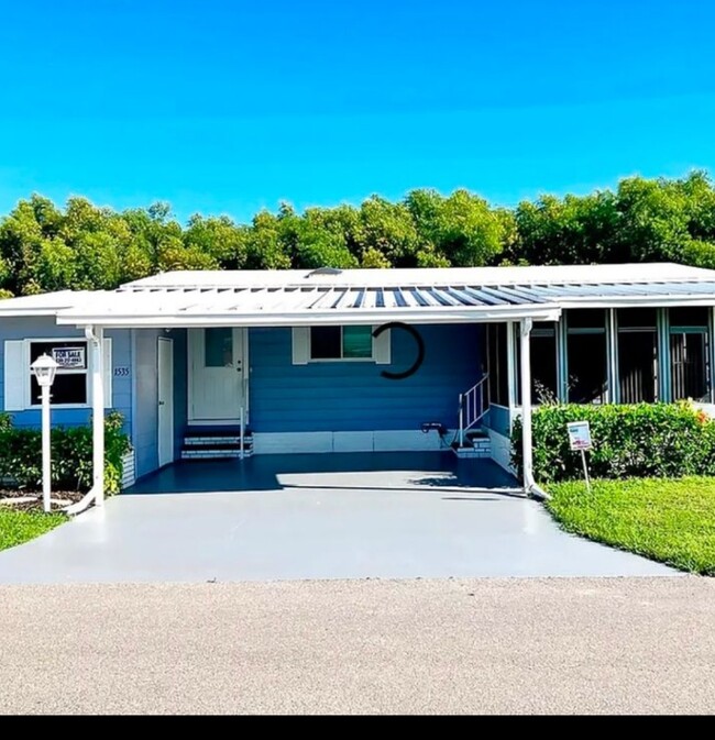 property at 1535 Gulf Coast Dr