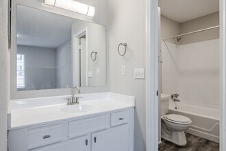 Castle Creek Apartments in Decatur, GA - Building Photo - Interior Photo