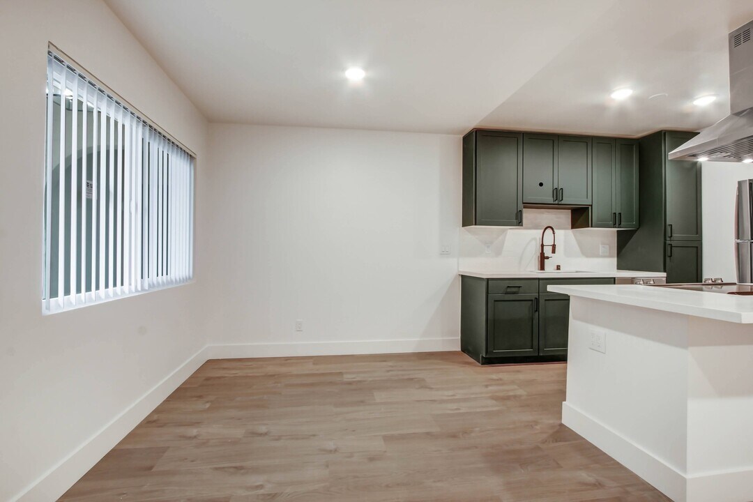 1333 N Martel in Los Angeles, CA - Building Photo