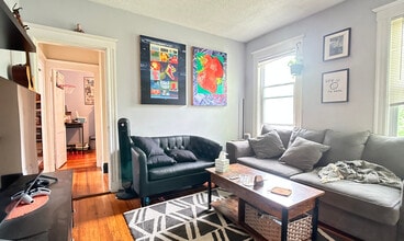 3 Holman St, Unit 2 in Boston, MA - Foto de edificio - Building Photo