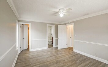 6864 NW 27th Terrace in Fort Lauderdale, FL - Building Photo - Building Photo
