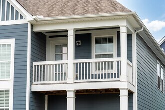 2006 French Bayou Ln in Hendersonville, TN - Foto de edificio - Building Photo