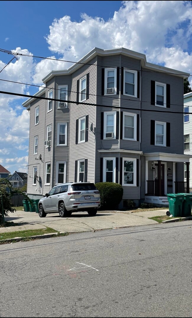 36 Ashland St, Unit 2