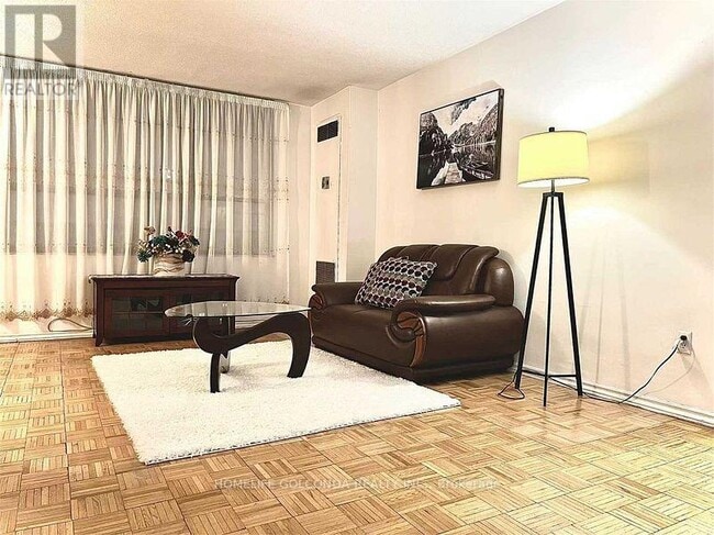 2721 Victoria Park Ave in Toronto, ON - Building Photo - Building Photo