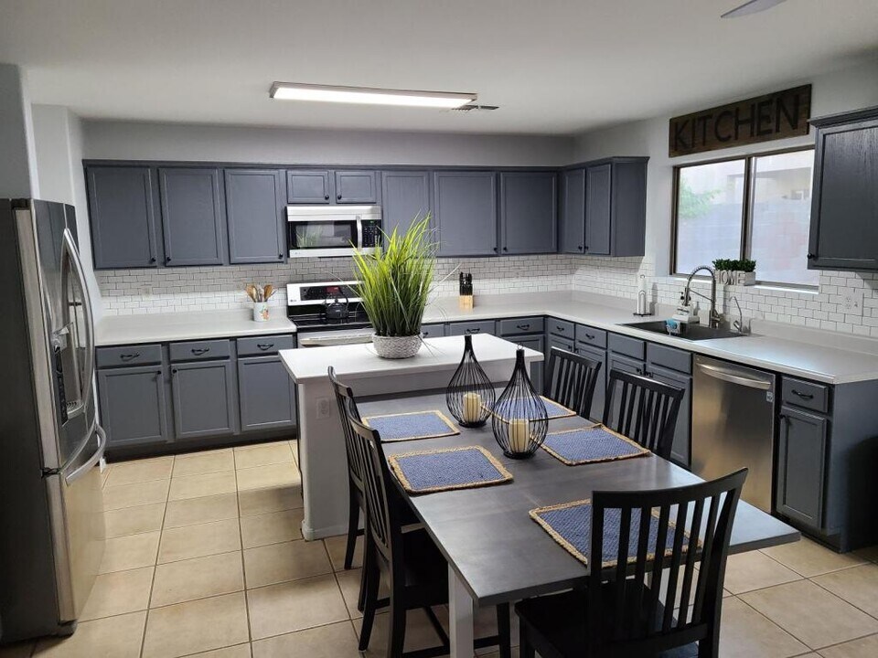 8928 E Pampa Ave in Mesa, AZ - Foto de edificio