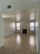 1313 Paraiso St in Las Vegas, NV - Foto de edificio - Building Photo