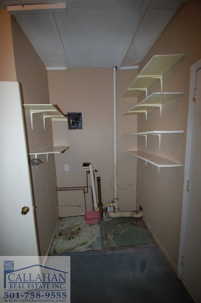 property at 5605 Applewood Dr