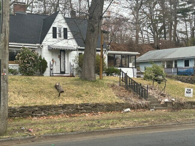 730 Alden St in Springfield, MA - Building Photo - Building Photo