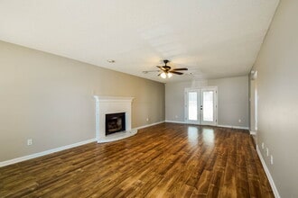 8151 Cross Creek Ct in Memphis, TN - Building Photo - Building Photo