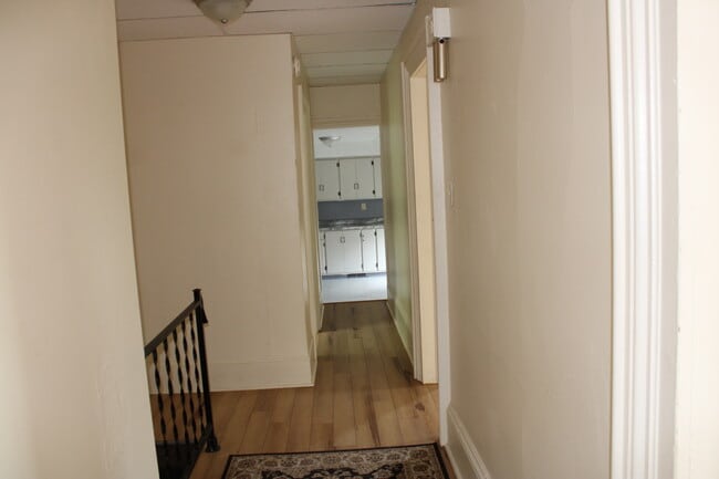 132 N White St, Unit Uspstairs Apt