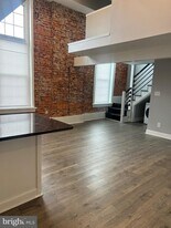 13 N 4th Ave in Royersford, PA - Building Photo