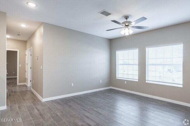 9779 McCombs St in El Paso, TX - Building Photo - Building Photo