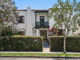 928 1/2 S Orange Grove Ave in Los Angeles, CA - Building Photo
