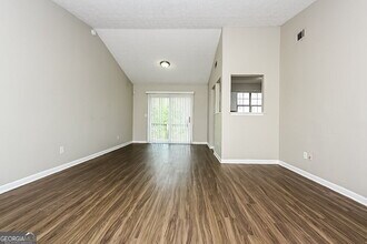 10358 Briarbay Dr in Jonesboro, GA - Building Photo - Building Photo