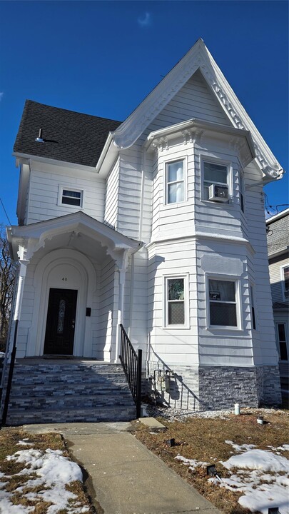 48 S Clinton St in Poughkeepsie, NY - Building Photo