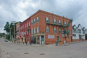 427 River St in Rochester, NY - Building Photo