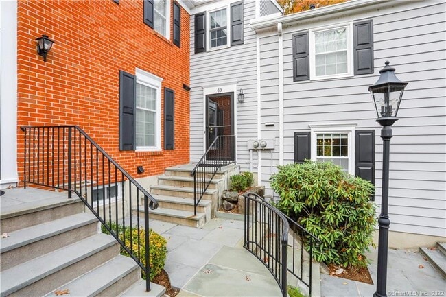 60 Greenwich Hills Dr in Greenwich, CT - Building Photo - Building Photo
