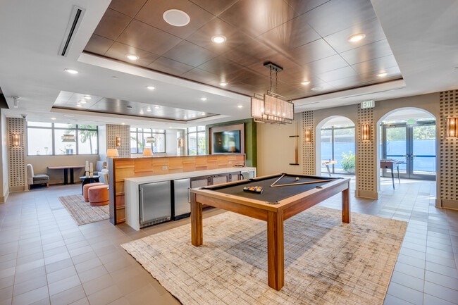 Alexan Ludlam Trace in Miami, FL - Foto de edificio - Interior Photo