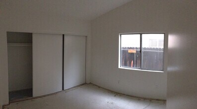 2517 Johnston St in Perris, CA - Building Photo - Building Photo