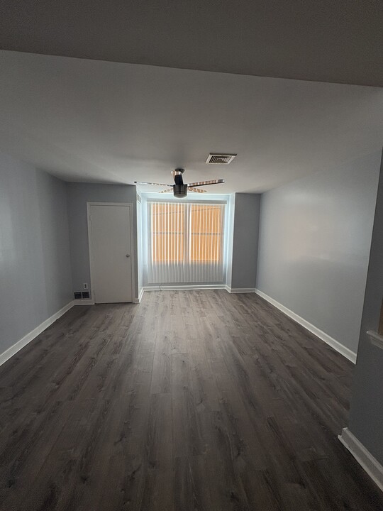 2423 S 62nd St in Philadelphia, PA - Building Photo