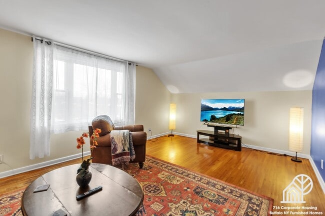 28 Poinciana Pkwy, Unit 1 in Cheektowaga, NY - Building Photo - Building Photo