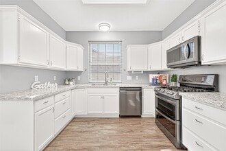 14015 Wheatbridge Dr in Houston, TX - Building Photo - Building Photo