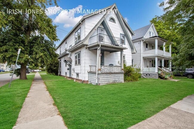 property at 3 Rosedale St