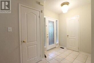 49 Falling River Dr in Richmond Hill, ON - Building Photo - Building Photo