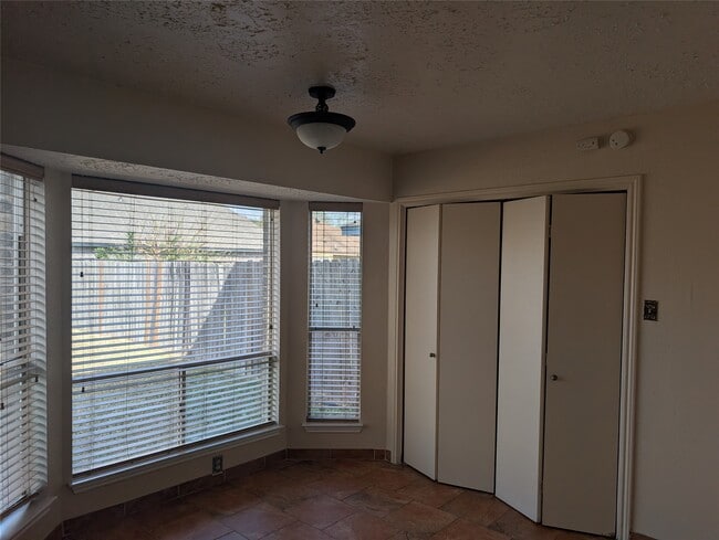 property at 2026 Sandy Knoll Dr