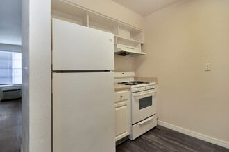 Greenway in Sarasota, FL - Building Photo - Building Photo