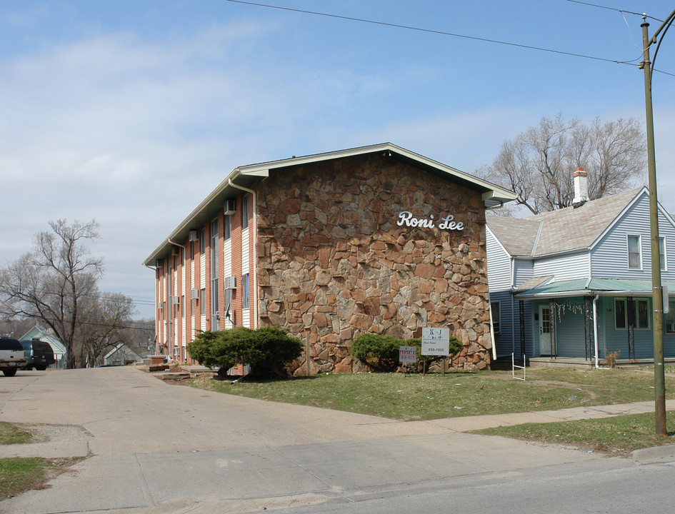 Roni Lee in Omaha, NE - Building Photo