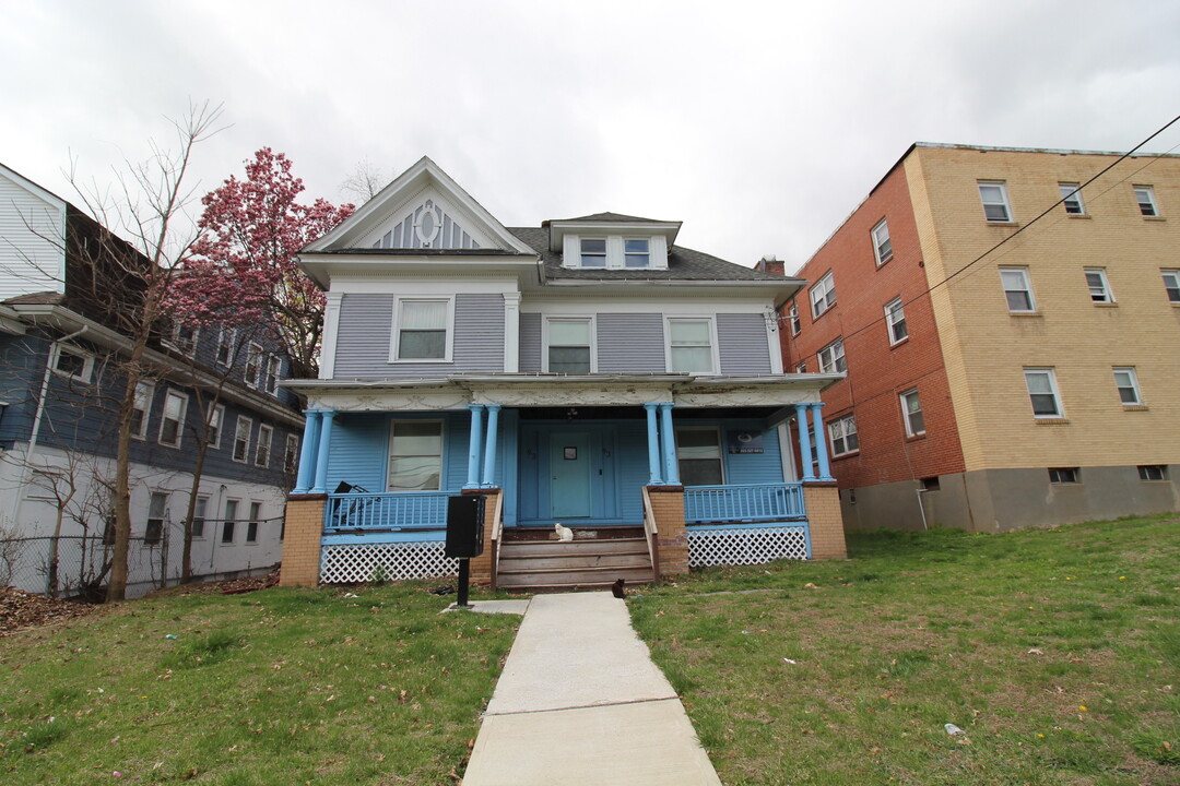 93 Blue Hills Ave, Unit 7 in Hartford, CT - Foto de edificio