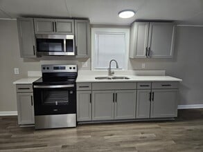 118 Oakridge Dr in Dudley, NC - Building Photo - Building Photo