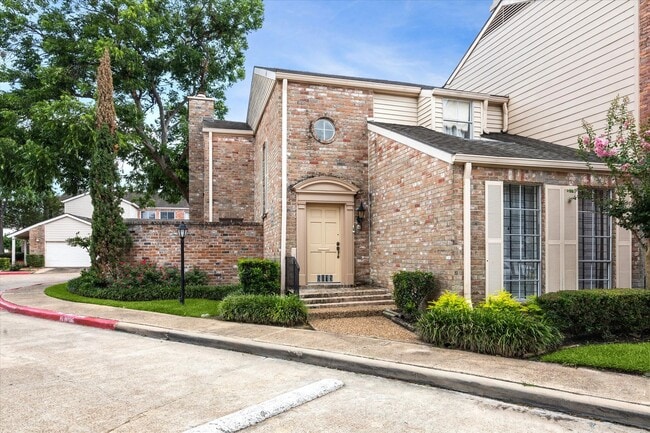 property at 5815 Lynbrook Dr