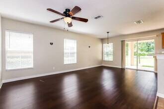 3128 Royal Tuscan Ln in Valrico, FL - Building Photo - Building Photo