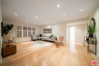 645 Westmount Dr-Unit -211 in West Hollywood, CA - Building Photo - Building Photo