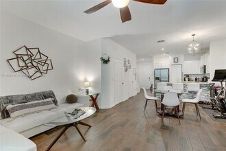 355 SE 1st Dr in Deerfield Beach, FL - Building Photo - Building Photo