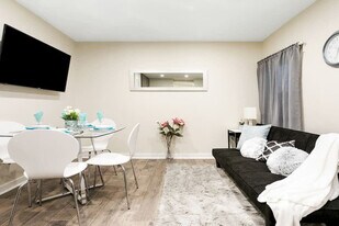 57 Avenue Duluth O in Montréal, QC - Building Photo