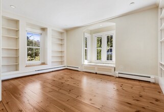 34 Thoreau St in Concord, MA - Building Photo - Building Photo