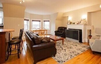 318 Tappan St, Unit 3 in Brookline, MA - Building Photo - Building Photo