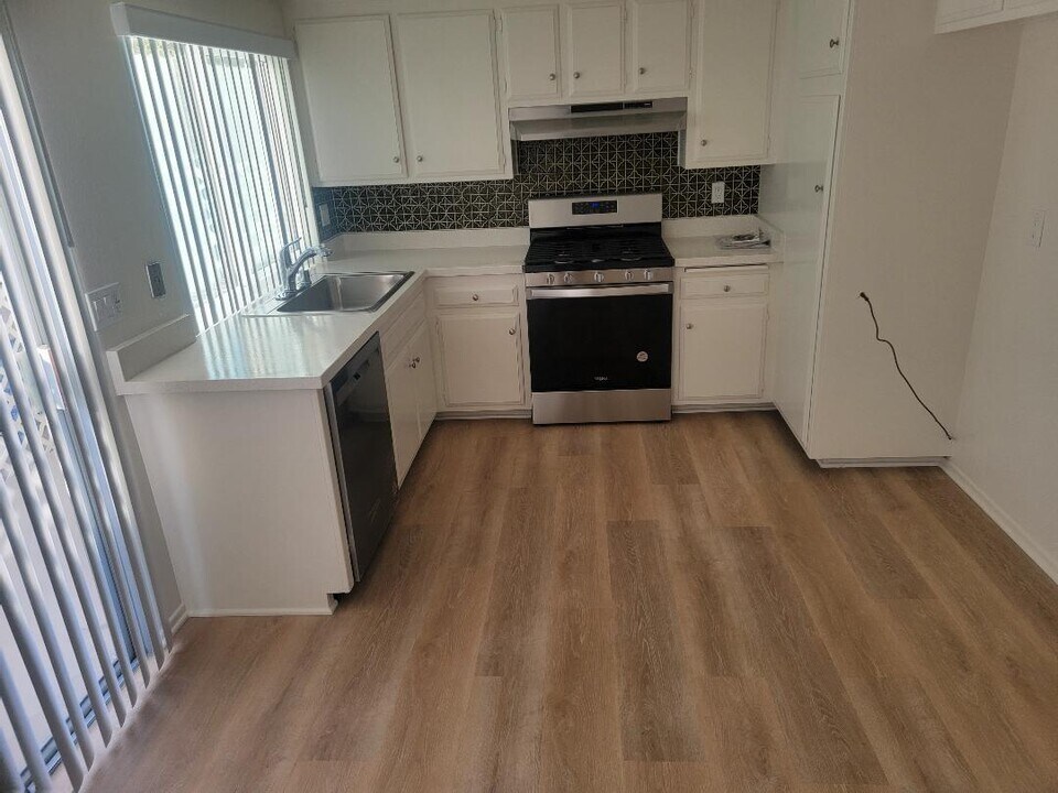 2632 W Juniper St in Santa Ana, CA - Foto de edificio
