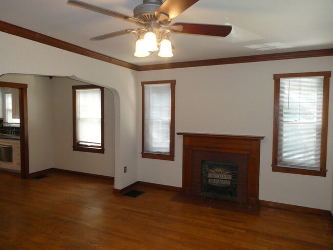 406 N 8th St in Columbia, MO - Building Photo - Building Photo