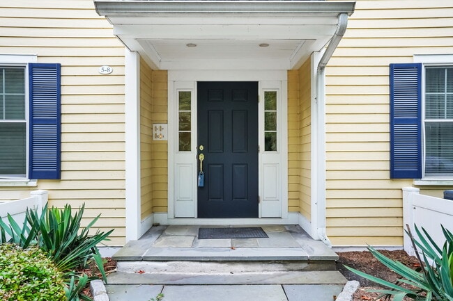 property at 6 Silvermine Ave