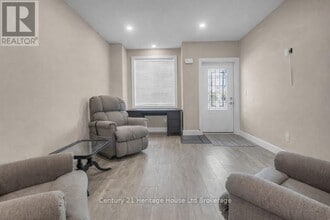 15 Woodcock Dr in Tillsonburg, ON - Building Photo - Building Photo