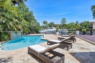 800 SW 12th Ave in Fort Lauderdale, FL - Building Photo - Building Photo